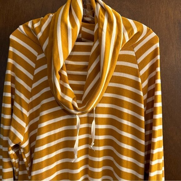 ❤️ Betsey’s Boutique Shop Striped Cowl Neck Sweatshirt Tunic Mustard D15 - Picture 5 of 11